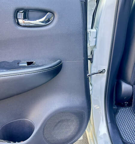 Білий Ніссан Ліф, об'ємом двигуна 0 л та пробігом 150 тис. км за 6800 $, фото 6 на Automoto.ua