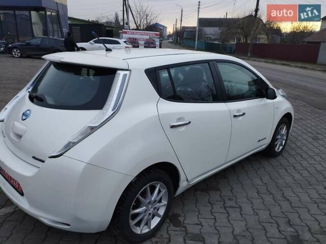 Белый Ниссан Лиф, объемом двигателя 0 л и пробегом 91 тыс. км за 6800 $, фото 2 на Automoto.ua