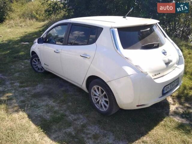 Белый Ниссан Лиф, объемом двигателя 0 л и пробегом 181 тыс. км за 6445 $, фото 7 на Automoto.ua