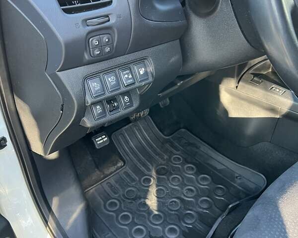 Белый Ниссан Лиф, объемом двигателя 0 л и пробегом 98 тыс. км за 6200 $, фото 12 на Automoto.ua