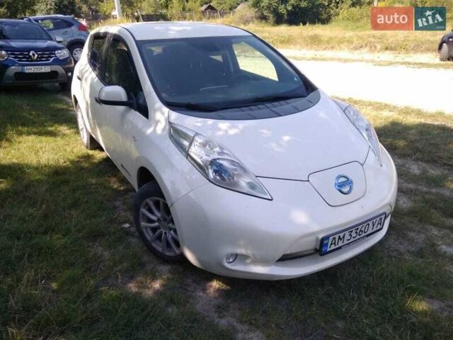 Белый Ниссан Лиф, объемом двигателя 0 л и пробегом 181 тыс. км за 6445 $, фото 3 на Automoto.ua