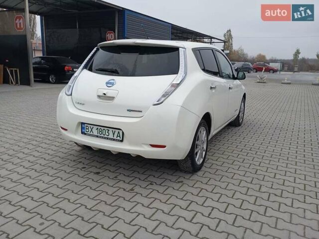 Білий Ніссан Ліф, об'ємом двигуна 0 л та пробігом 123 тис. км за 5800 $, фото 13 на Automoto.ua