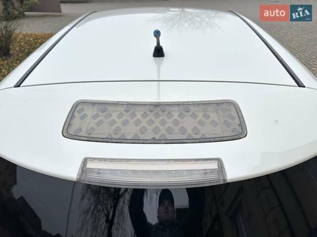 Белый Ниссан Лиф, объемом двигателя 0 л и пробегом 132 тыс. км за 5300 $, фото 9 на Automoto.ua