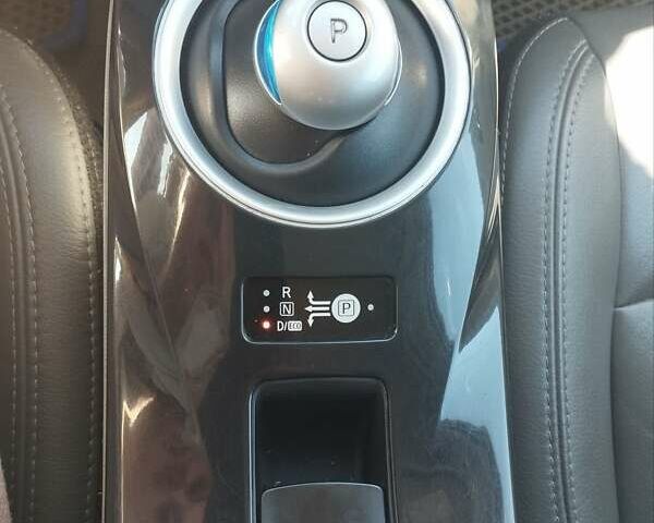 Белый Ниссан Лиф, объемом двигателя 0 л и пробегом 88 тыс. км за 7500 $, фото 8 на Automoto.ua