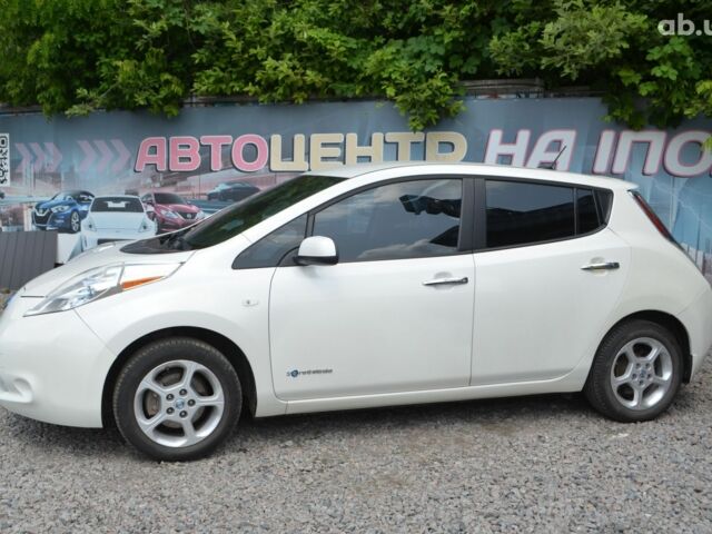 Белый Ниссан Лиф, объемом двигателя 0 л и пробегом 190 тыс. км за 5999 $, фото 4 на Automoto.ua