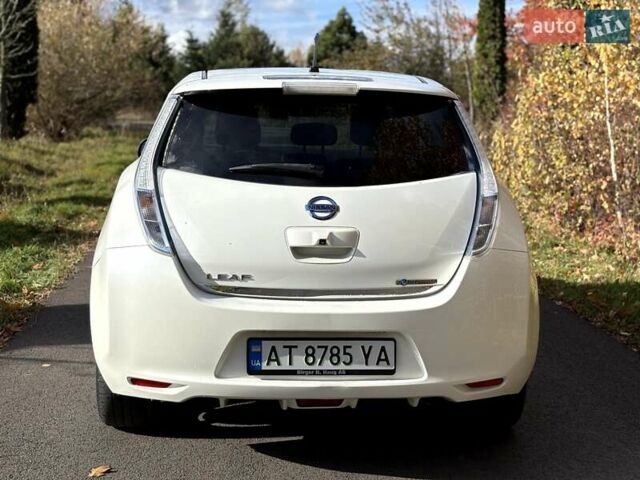 Белый Ниссан Лиф, объемом двигателя 0 л и пробегом 155 тыс. км за 5555 $, фото 10 на Automoto.ua