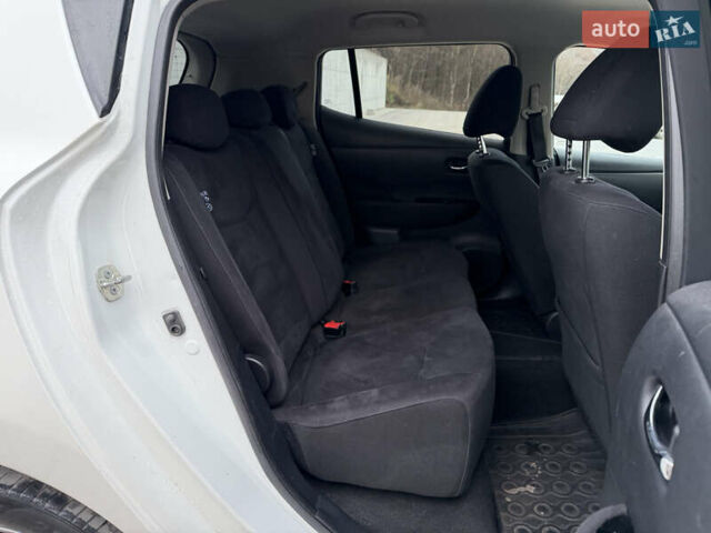 Білий Ніссан Ліф, об'ємом двигуна 0 л та пробігом 122 тис. км за 6200 $, фото 17 на Automoto.ua
