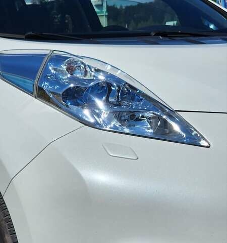 Белый Ниссан Лиф, объемом двигателя 0 л и пробегом 137 тыс. км за 6500 $, фото 17 на Automoto.ua