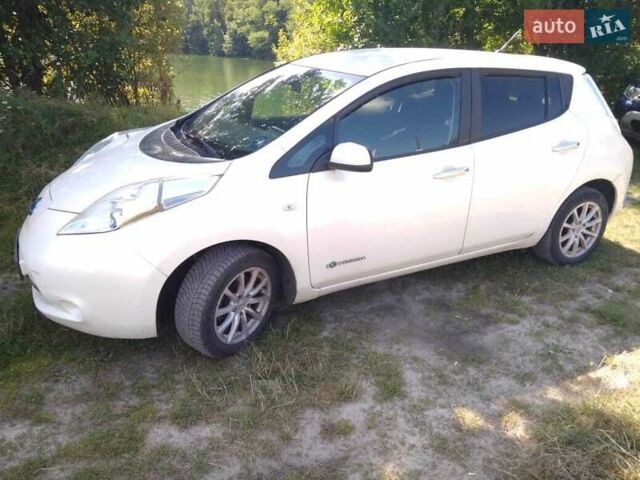 Белый Ниссан Лиф, объемом двигателя 0 л и пробегом 181 тыс. км за 6445 $, фото 8 на Automoto.ua