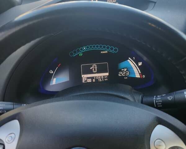 Білий Ніссан Ліф, об'ємом двигуна 0 л та пробігом 116 тис. км за 10500 $, фото 22 на Automoto.ua