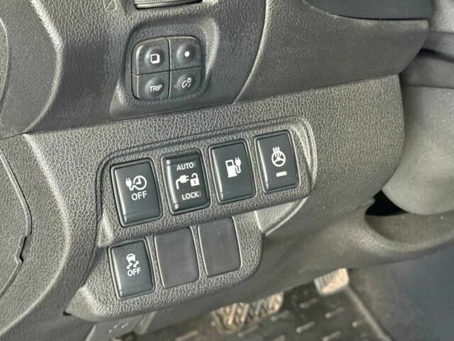 Белый Ниссан Лиф, объемом двигателя 0 л и пробегом 102 тыс. км за 6190 $, фото 12 на Automoto.ua