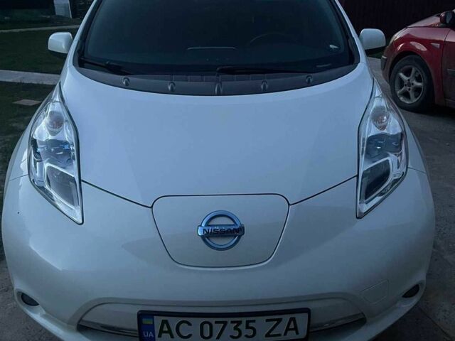 Белый Ниссан Лиф, объемом двигателя 0 л и пробегом 116 тыс. км за 5000 $, фото 17 на Automoto.ua