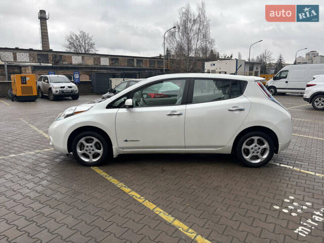 Белый Ниссан Лиф, объемом двигателя 0 л и пробегом 120 тыс. км за 7500 $, фото 4 на Automoto.ua