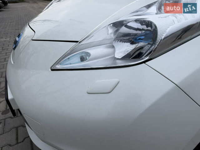 Білий Ніссан Ліф, об'ємом двигуна 0 л та пробігом 122 тис. км за 6200 $, фото 24 на Automoto.ua