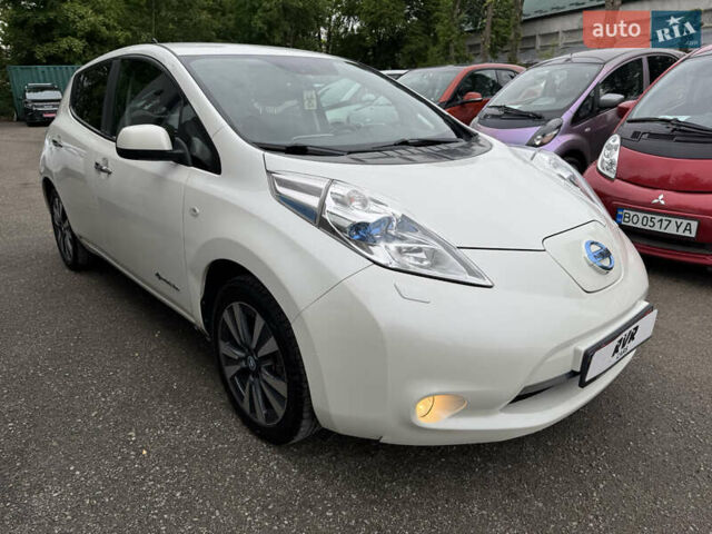 Белый Ниссан Лиф, объемом двигателя 0 л и пробегом 283 тыс. км за 5200 $, фото 2 на Automoto.ua