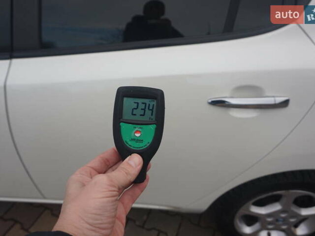 Білий Ніссан Ліф, об'ємом двигуна 0 л та пробігом 138 тис. км за 5888 $, фото 66 на Automoto.ua