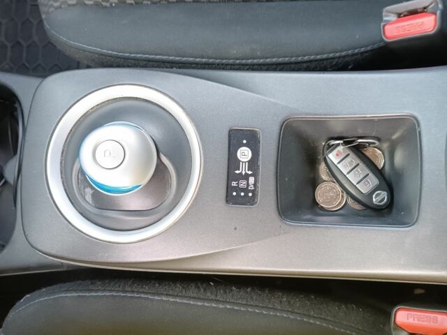 Белый Ниссан Лиф, объемом двигателя 0 л и пробегом 126 тыс. км за 5000 $, фото 14 на Automoto.ua