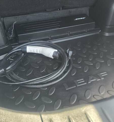 Белый Ниссан Лиф, объемом двигателя 0 л и пробегом 137 тыс. км за 6500 $, фото 27 на Automoto.ua