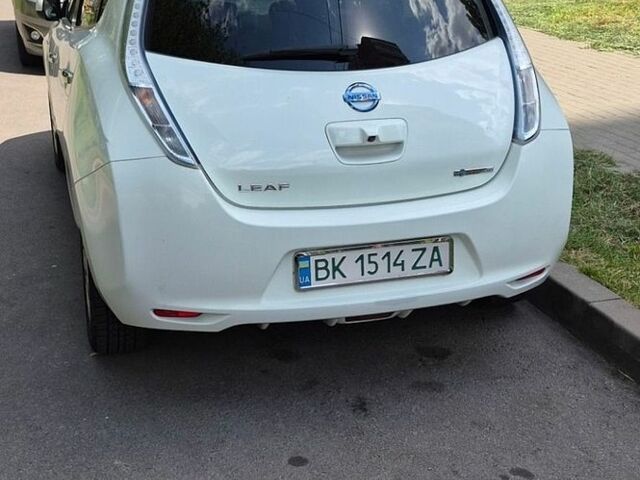 Белый Ниссан Лиф, объемом двигателя 0 л и пробегом 189 тыс. км за 6300 $, фото 4 на Automoto.ua