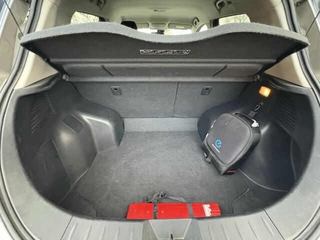 Белый Ниссан Лиф, объемом двигателя 0 л и пробегом 116 тыс. км за 6500 $, фото 19 на Automoto.ua