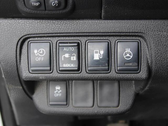 Белый Ниссан Лиф, объемом двигателя 0 л и пробегом 220 тыс. км за 7300 $, фото 16 на Automoto.ua