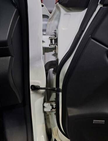 Білий Ніссан Ліф, об'ємом двигуна 0 л та пробігом 217 тис. км за 10500 $, фото 1 на Automoto.ua