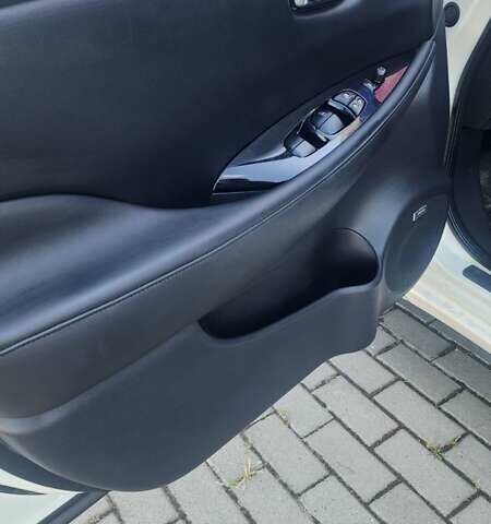 Белый Ниссан Лиф, объемом двигателя 0 л и пробегом 137 тыс. км за 6500 $, фото 31 на Automoto.ua