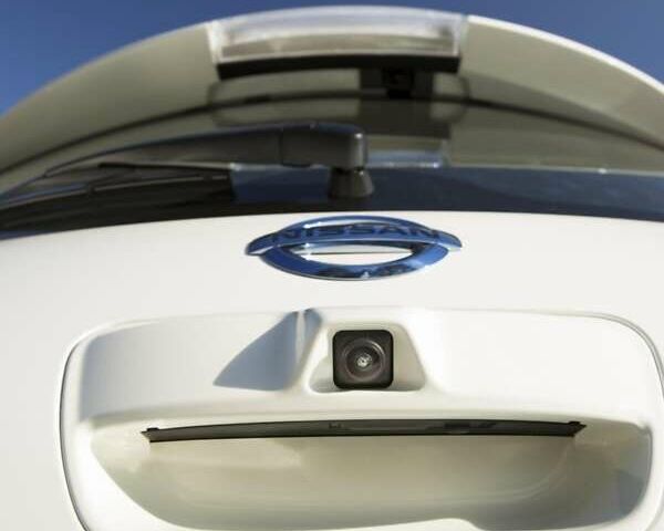 Белый Ниссан Лиф, объемом двигателя 0 л и пробегом 112 тыс. км за 8999 $, фото 5 на Automoto.ua