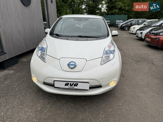 Белый Ниссан Лиф, объемом двигателя 0 л и пробегом 283 тыс. км за 5200 $, фото 1 на Automoto.ua