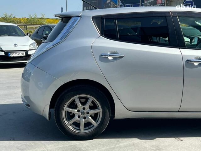 Белый Ниссан Лиф, объемом двигателя 1.5 л и пробегом 85 тыс. км за 6490 $, фото 9 на Automoto.ua