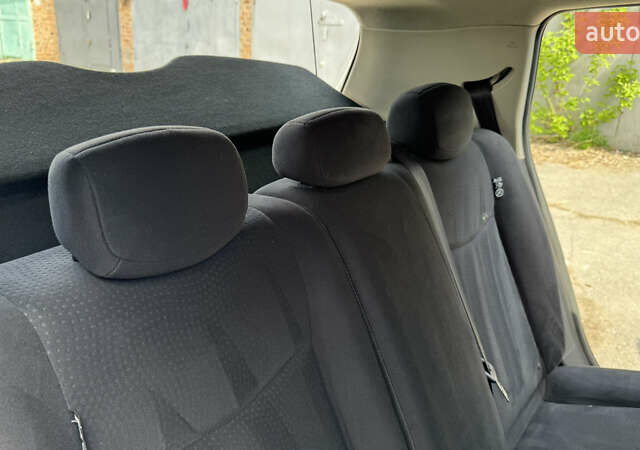 Білий Ніссан Ліф, об'ємом двигуна 0 л та пробігом 187 тис. км за 6300 $, фото 24 на Automoto.ua