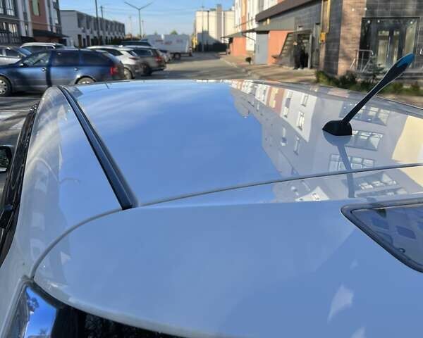 Белый Ниссан Лиф, объемом двигателя 0 л и пробегом 98 тыс. км за 6200 $, фото 6 на Automoto.ua