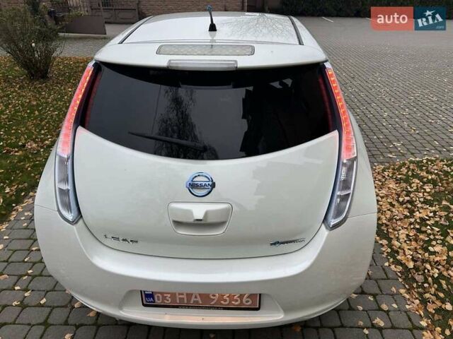 Белый Ниссан Лиф, объемом двигателя 0 л и пробегом 132 тыс. км за 5300 $, фото 8 на Automoto.ua