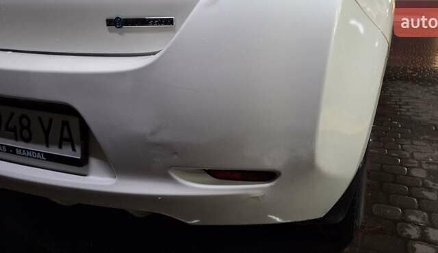 Білий Ніссан Ліф, об'ємом двигуна 0 л та пробігом 217 тис. км за 10500 $, фото 17 на Automoto.ua