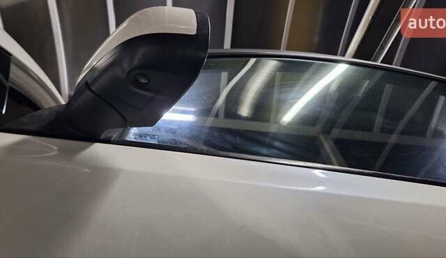 Білий Ніссан Ліф, об'ємом двигуна 0 л та пробігом 217 тис. км за 10500 $, фото 5 на Automoto.ua