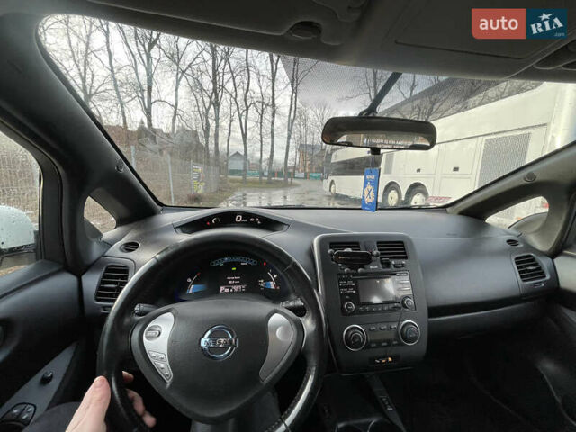 Белый Ниссан Лиф, объемом двигателя 0 л и пробегом 146 тыс. км за 6550 $, фото 5 на Automoto.ua