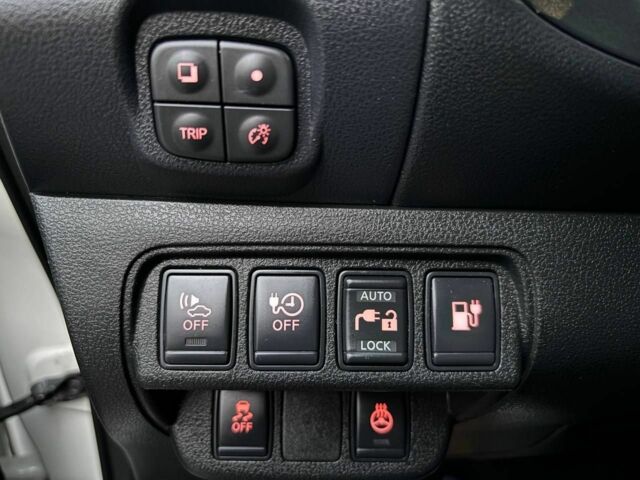 Белый Ниссан Лиф, объемом двигателя 0 л и пробегом 106 тыс. км за 8800 $, фото 21 на Automoto.ua