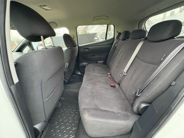 Белый Ниссан Лиф, объемом двигателя 0 л и пробегом 116 тыс. км за 6500 $, фото 20 на Automoto.ua