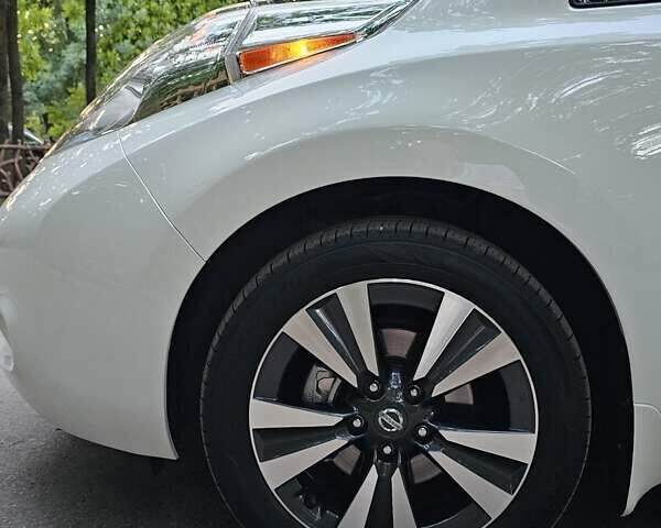 Белый Ниссан Лиф, объемом двигателя 0 л и пробегом 88 тыс. км за 7900 $, фото 13 на Automoto.ua