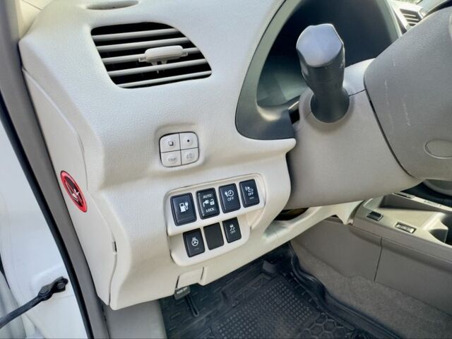 Белый Ниссан Лиф, объемом двигателя 0 л и пробегом 121 тыс. км за 6800 $, фото 2 на Automoto.ua