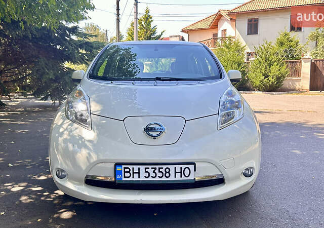 Білий Ніссан Ліф, об'ємом двигуна 0 л та пробігом 150 тис. км за 6800 $, фото 14 на Automoto.ua