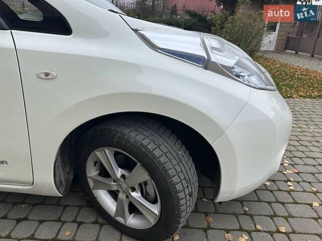 Белый Ниссан Лиф, объемом двигателя 0 л и пробегом 132 тыс. км за 5300 $, фото 27 на Automoto.ua