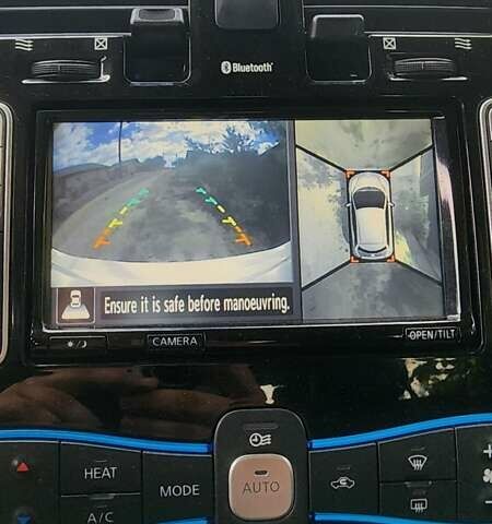 Белый Ниссан Лиф, объемом двигателя 0 л и пробегом 137 тыс. км за 6500 $, фото 2 на Automoto.ua