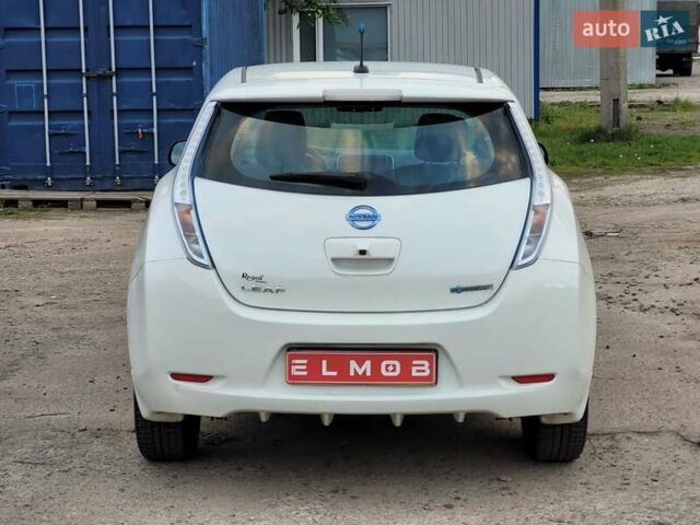Белый Ниссан Лиф, объемом двигателя 0 л и пробегом 56 тыс. км за 7400 $, фото 11 на Automoto.ua