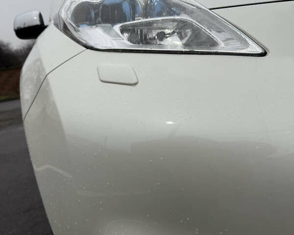 Белый Ниссан Лиф, объемом двигателя 0 л и пробегом 115 тыс. км за 6400 $, фото 7 на Automoto.ua