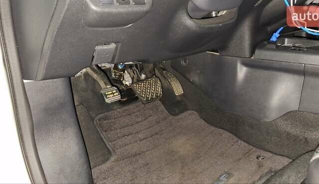 Білий Ніссан Ліф, об'ємом двигуна 0 л та пробігом 217 тис. км за 10500 $, фото 10 на Automoto.ua