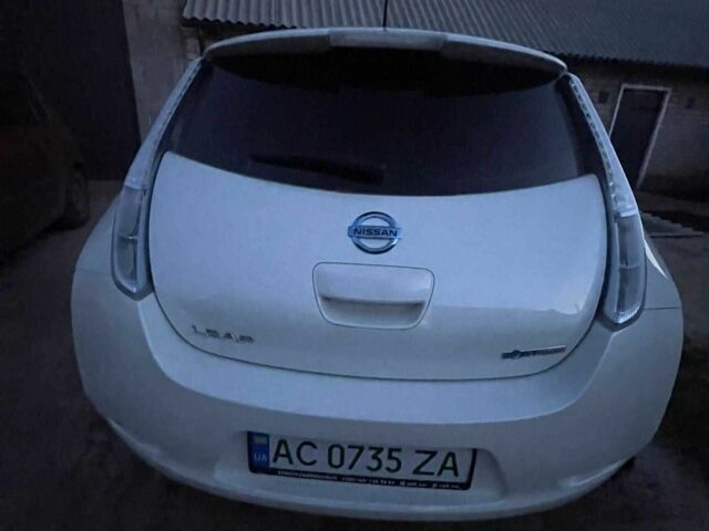 Белый Ниссан Лиф, объемом двигателя 0 л и пробегом 116 тыс. км за 5000 $, фото 15 на Automoto.ua