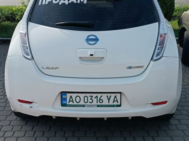 Белый Ниссан Лиф, объемом двигателя 0 л и пробегом 126 тыс. км за 5000 $, фото 3 на Automoto.ua