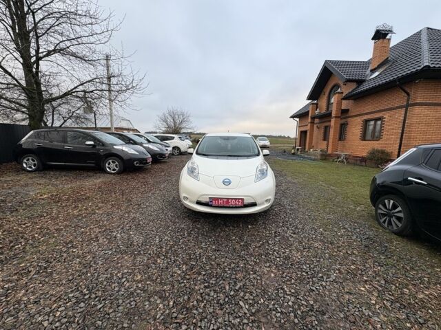 Белый Ниссан Лиф, объемом двигателя 0 л и пробегом 116 тыс. км за 6500 $, фото 13 на Automoto.ua