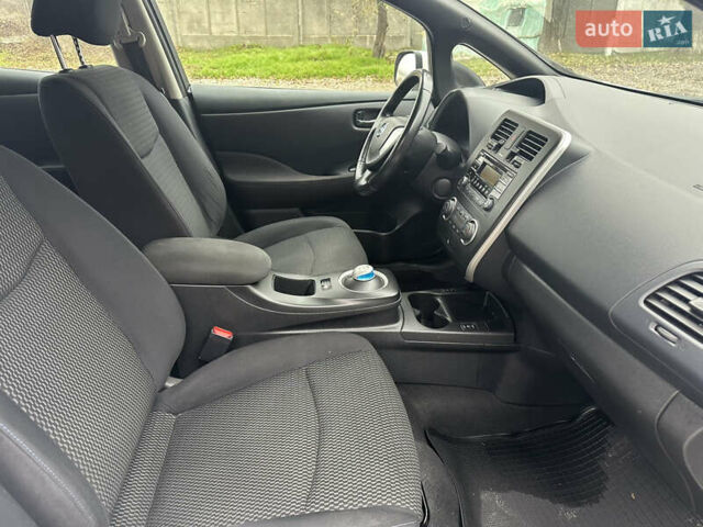 Білий Ніссан Ліф, об'ємом двигуна 0 л та пробігом 67 тис. км за 6999 $, фото 11 на Automoto.ua